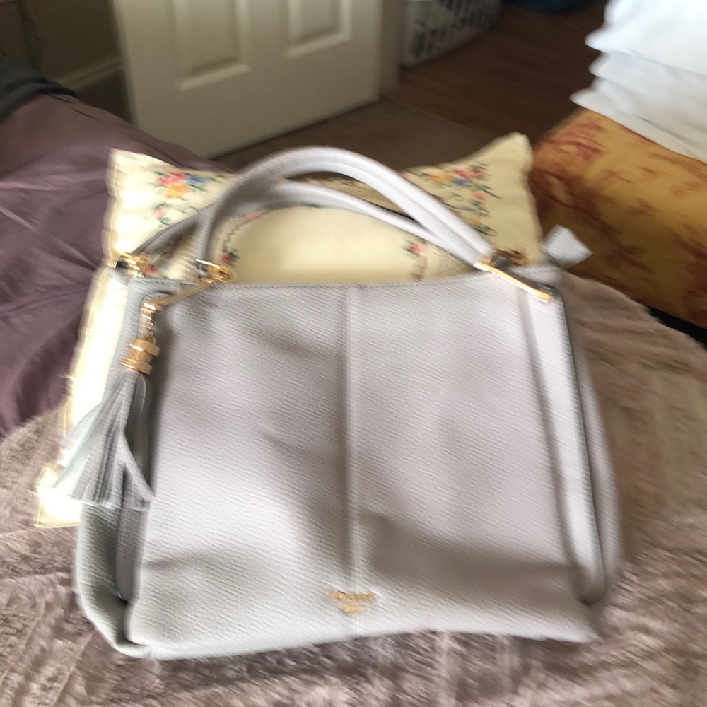 Leather shoulder bag